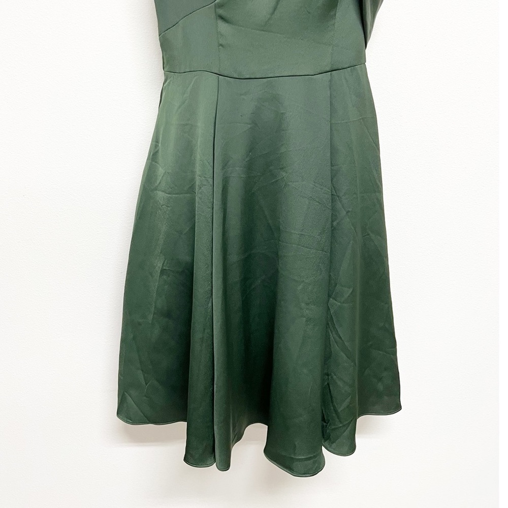 Gal Meets Glam Collection Evergreen Satin Noelle Twist Neck Dress Sz 4P - Picture 6 of 10